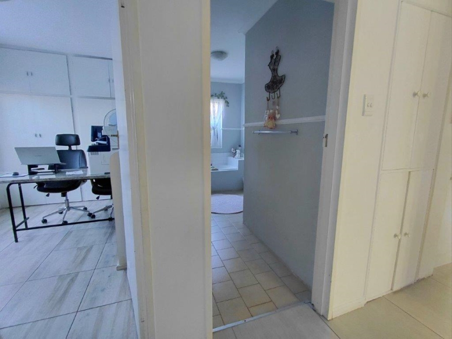 5 Bedroom Property for Sale in Winslow Western Cape